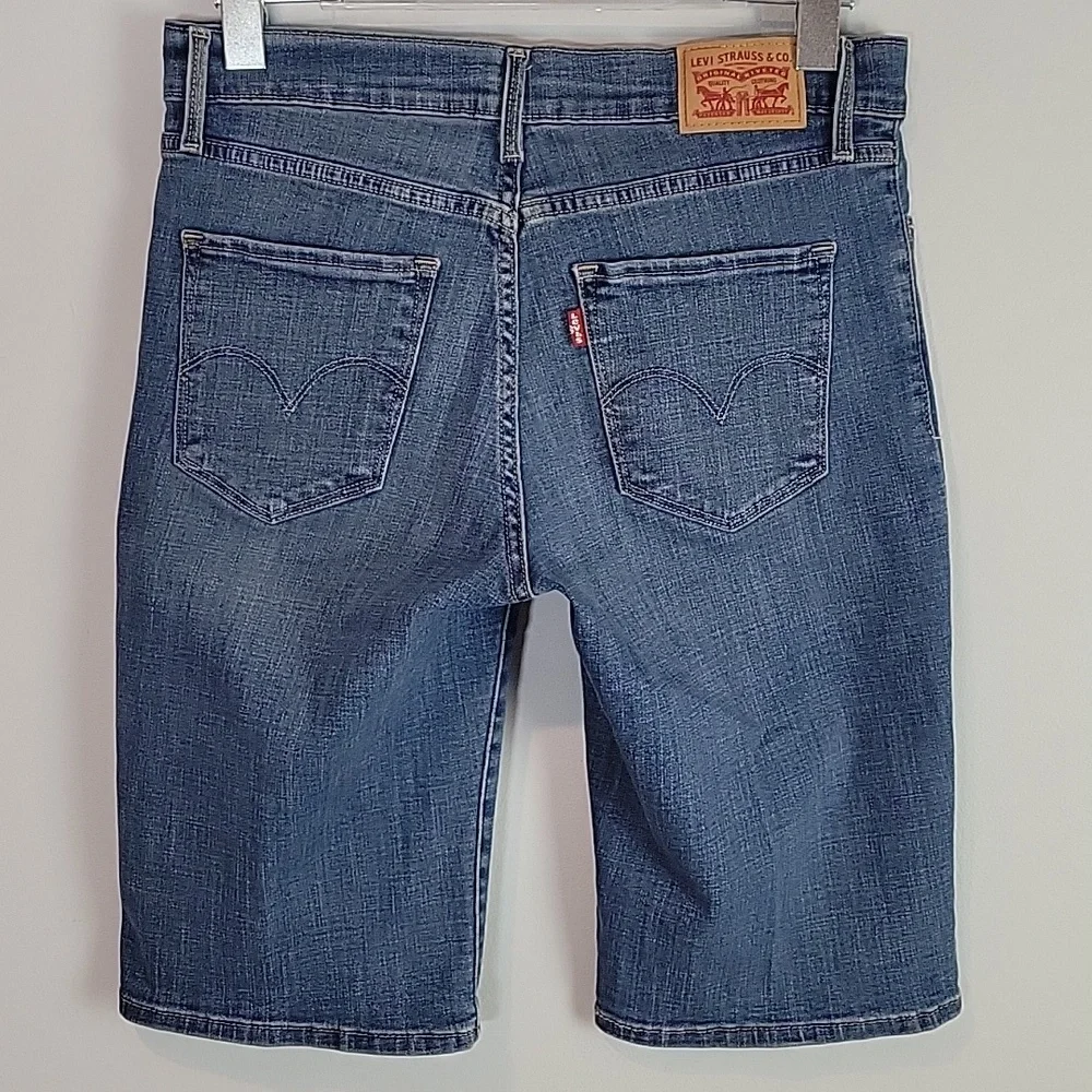 Levi's denim mid rise bermuda shorts size 29 womens 12